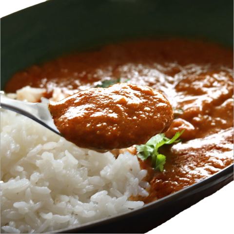 甘みの中にスパイス香る！オニオン島カレー